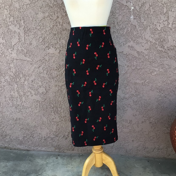 7th Avenue Design Studio Cherry Pencil Skirt - Picture 7 of 9